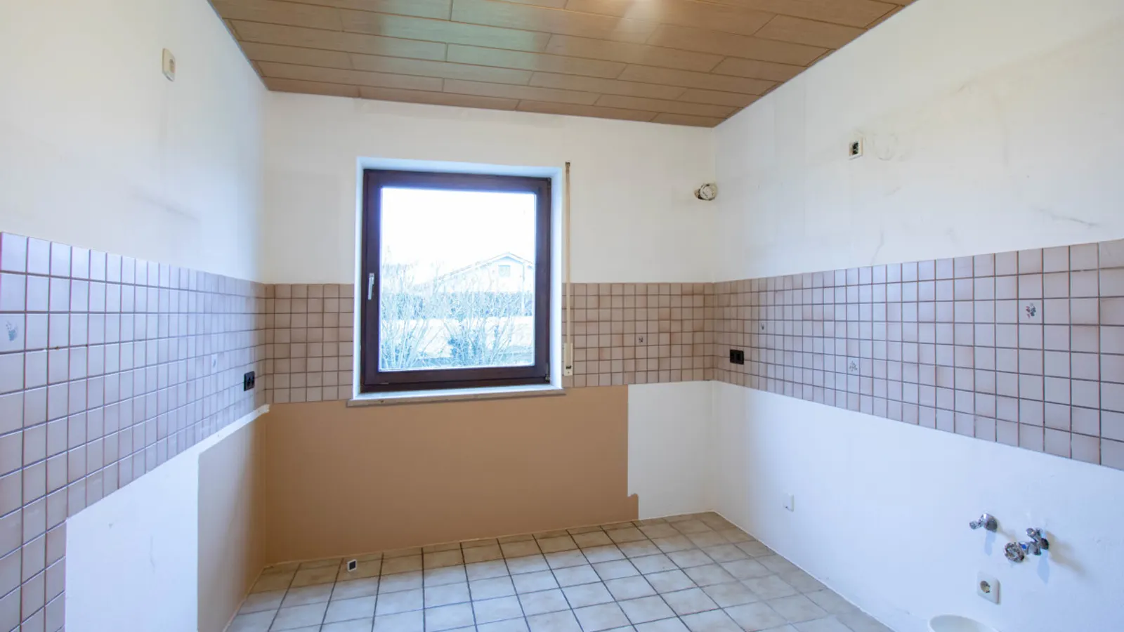 Viel Platz für Ihre Wohnideen: Großzügiges Zweifamilienhaus in Wettstetten - Bild 10