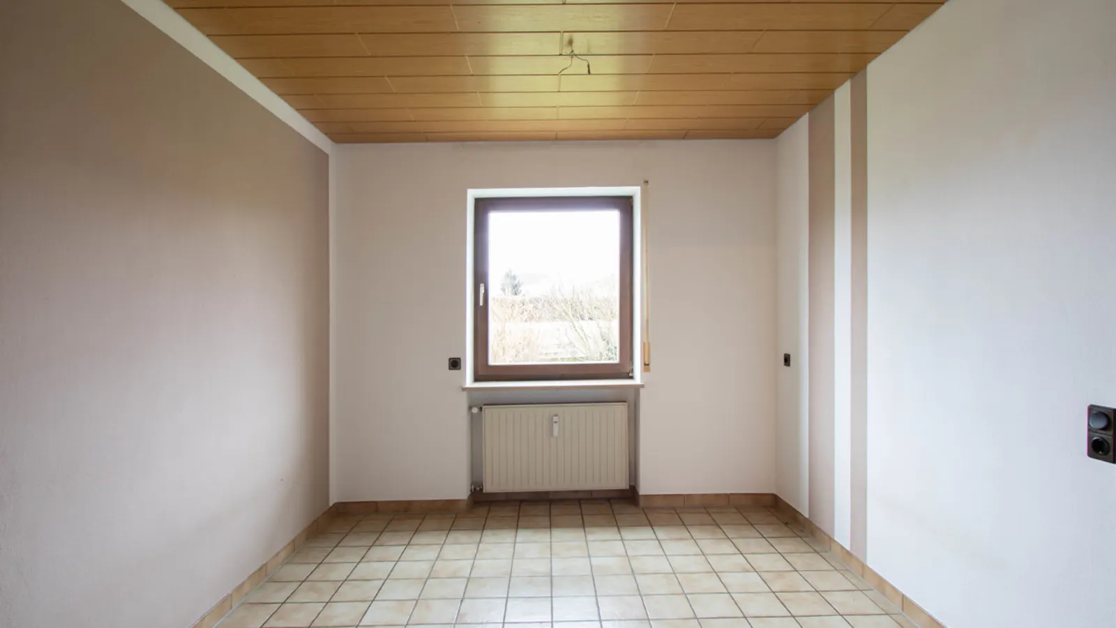 Viel Platz für Ihre Wohnideen: Großzügiges Zweifamilienhaus in Wettstetten - Bild 9