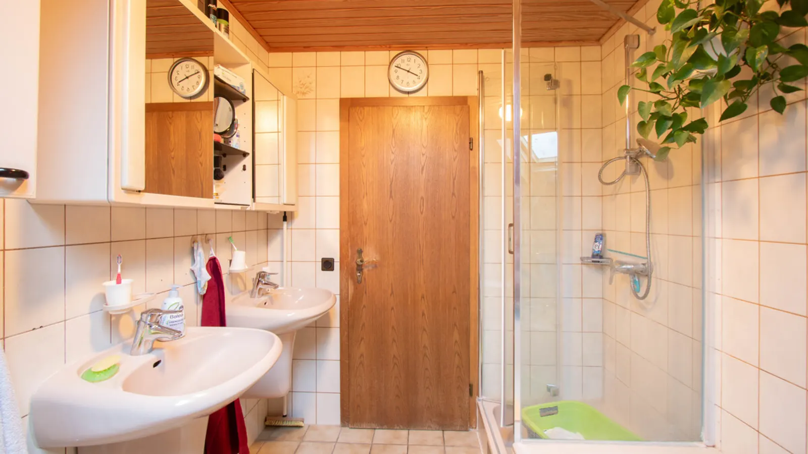 Viel Platz für Ihre Wohnideen: Großzügiges Zweifamilienhaus in Wettstetten - Bild 18