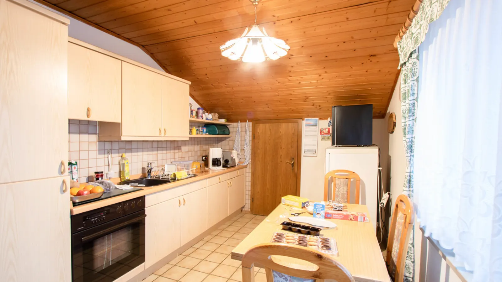 Viel Platz für Ihre Wohnideen: Großzügiges Zweifamilienhaus in Wettstetten - Bild 19