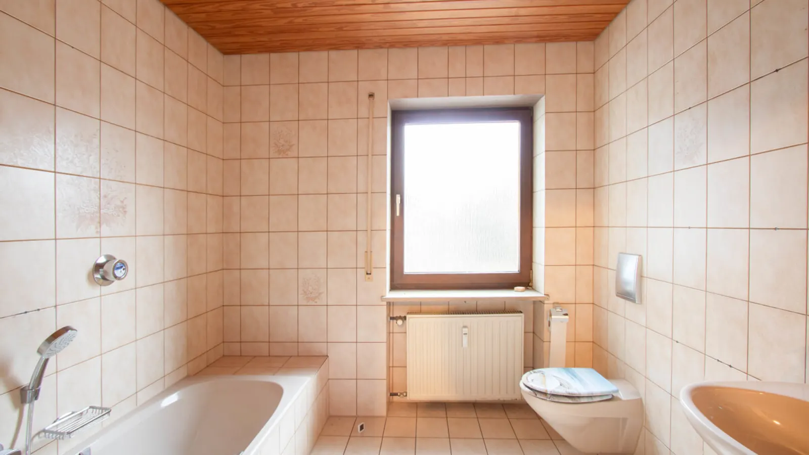 Viel Platz für Ihre Wohnideen: Großzügiges Zweifamilienhaus in Wettstetten - Bild 5