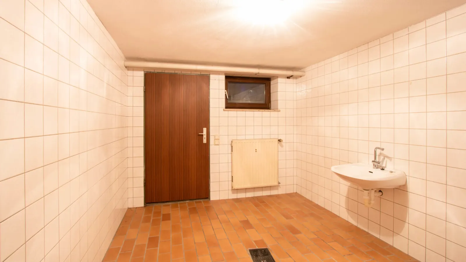 Viel Platz für Ihre Wohnideen: Großzügiges Zweifamilienhaus in Wettstetten - Bild 25