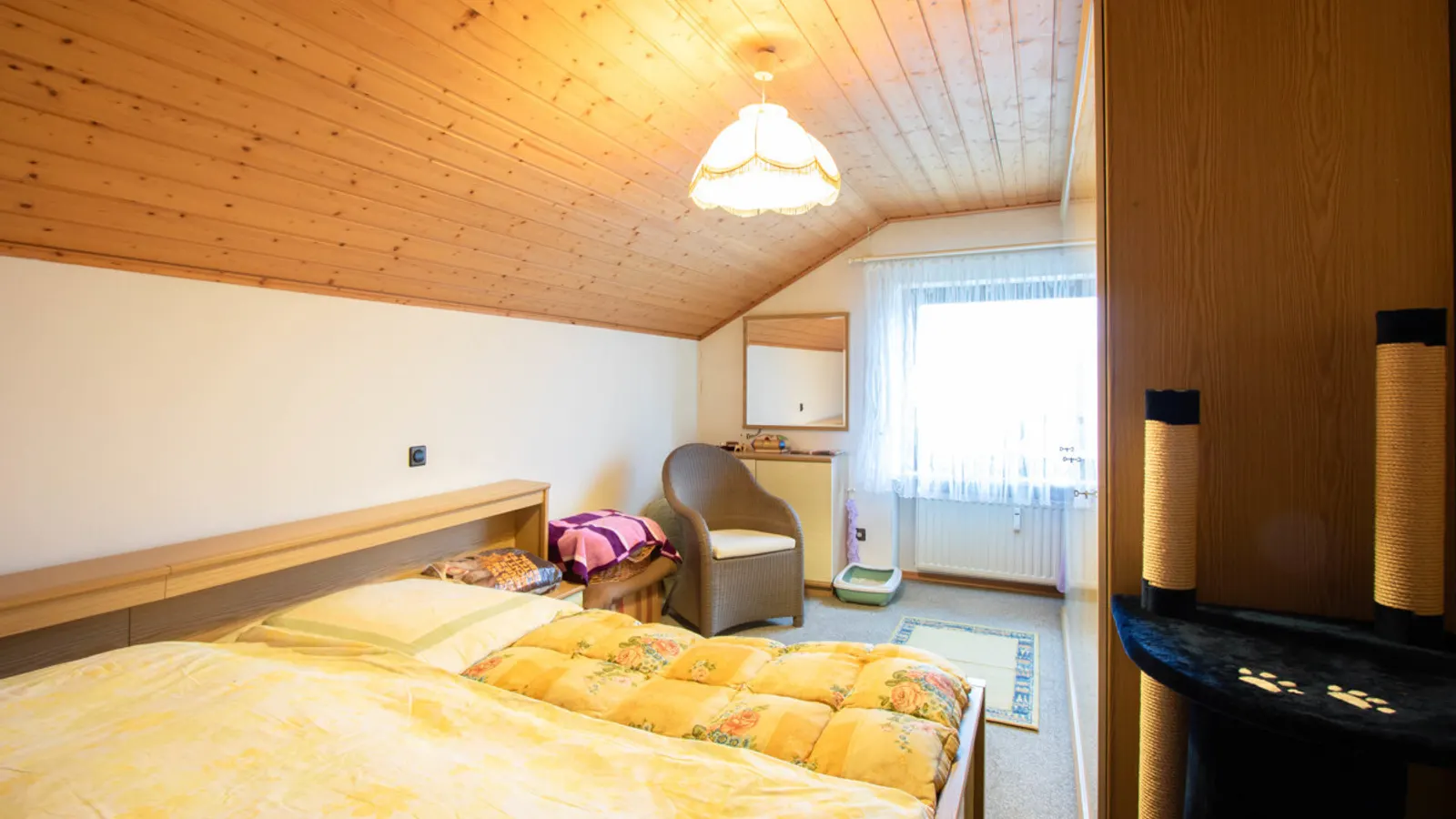 Viel Platz für Ihre Wohnideen: Großzügiges Zweifamilienhaus in Wettstetten - Bild 15