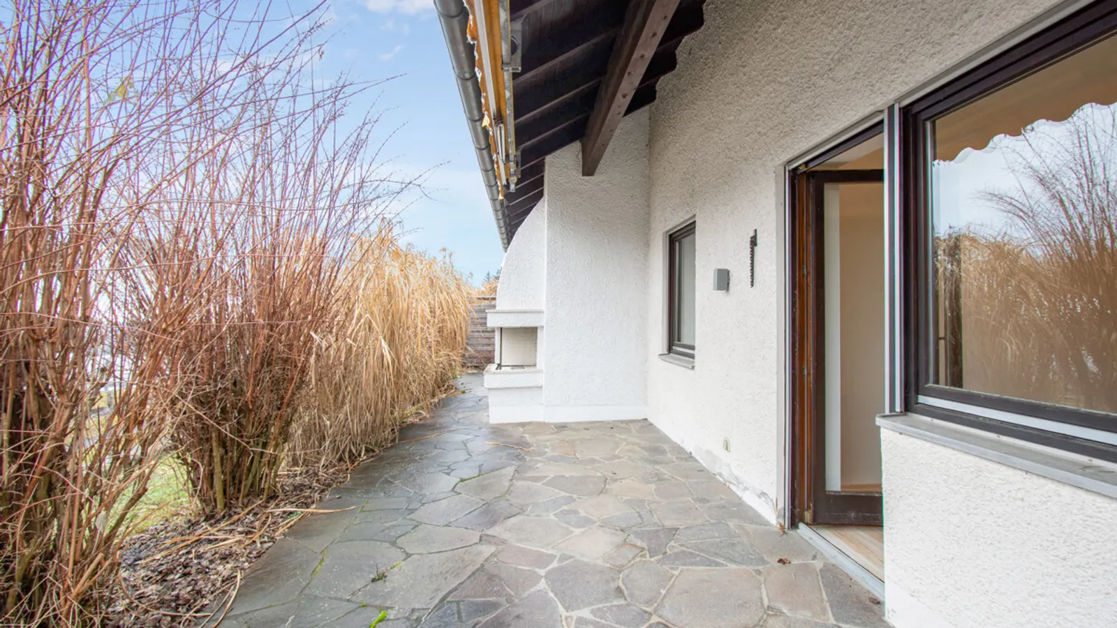 Viel Platz für Ihre Wohnideen: Großzügiges Zweifamilienhaus in Wettstetten - Bild 14