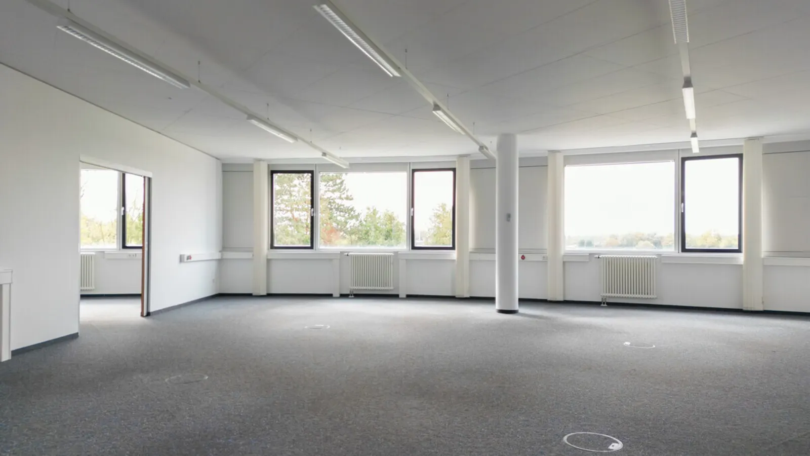 Weitläufige Gewerbefläche - Bürogebäude mit Werkstatt - Bild 13