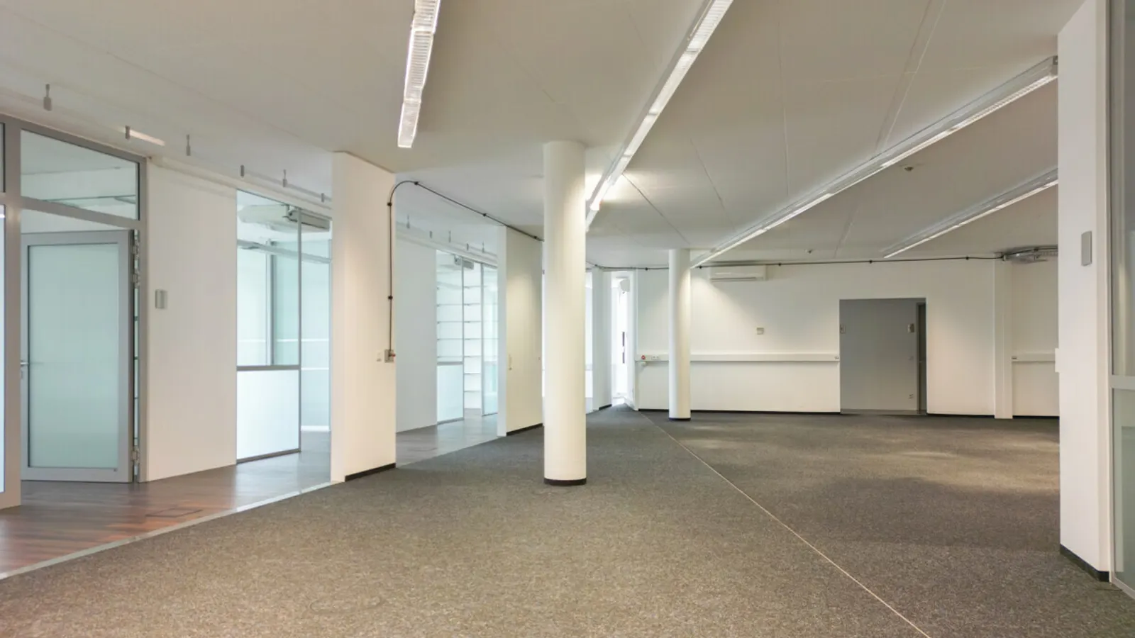 Weitläufige Gewerbefläche - Bürogebäude mit Werkstatt - Bild 9