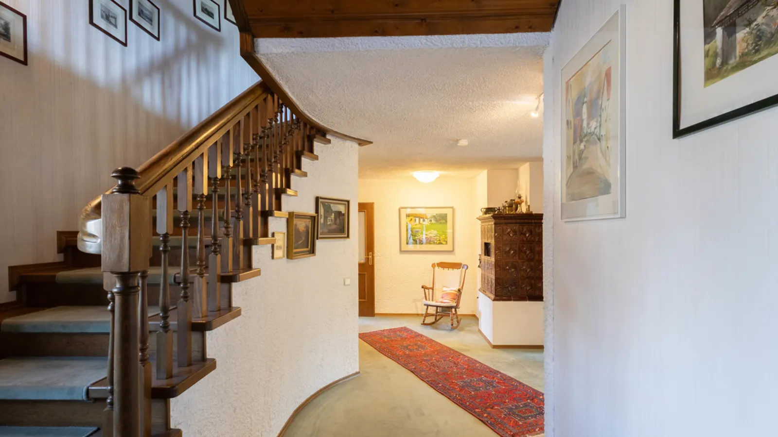 Gepflegtes großzügig angelegtes Einfamilienhaus - Bild 3