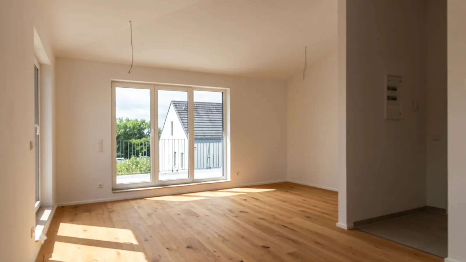 Sofort bezugsfreier Neubau: 2-Zimmer-Wohnung mit Balkon - Bild 1