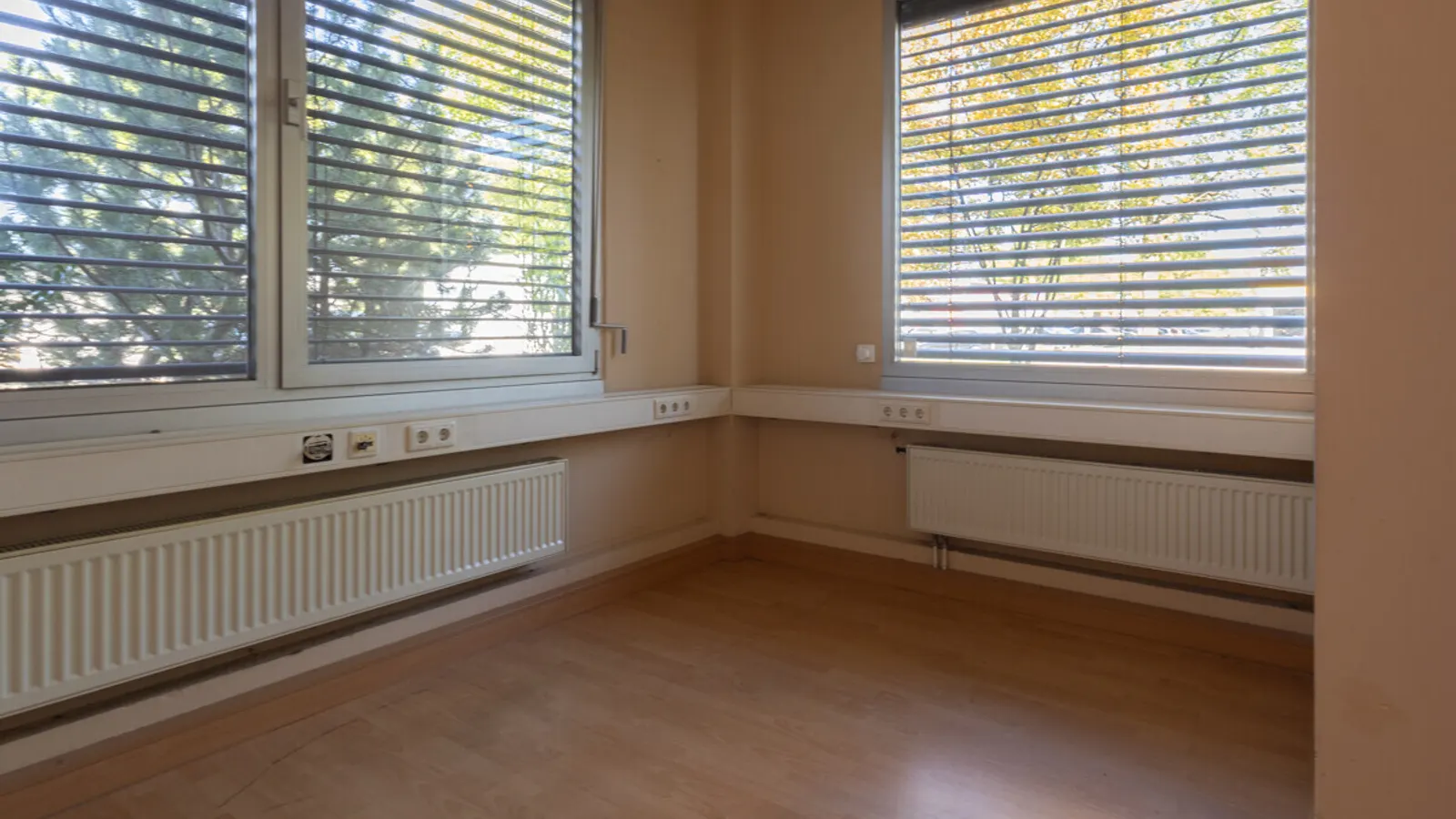 Großzügige Halle mit Büro in Autobahnnähe - Bild 5