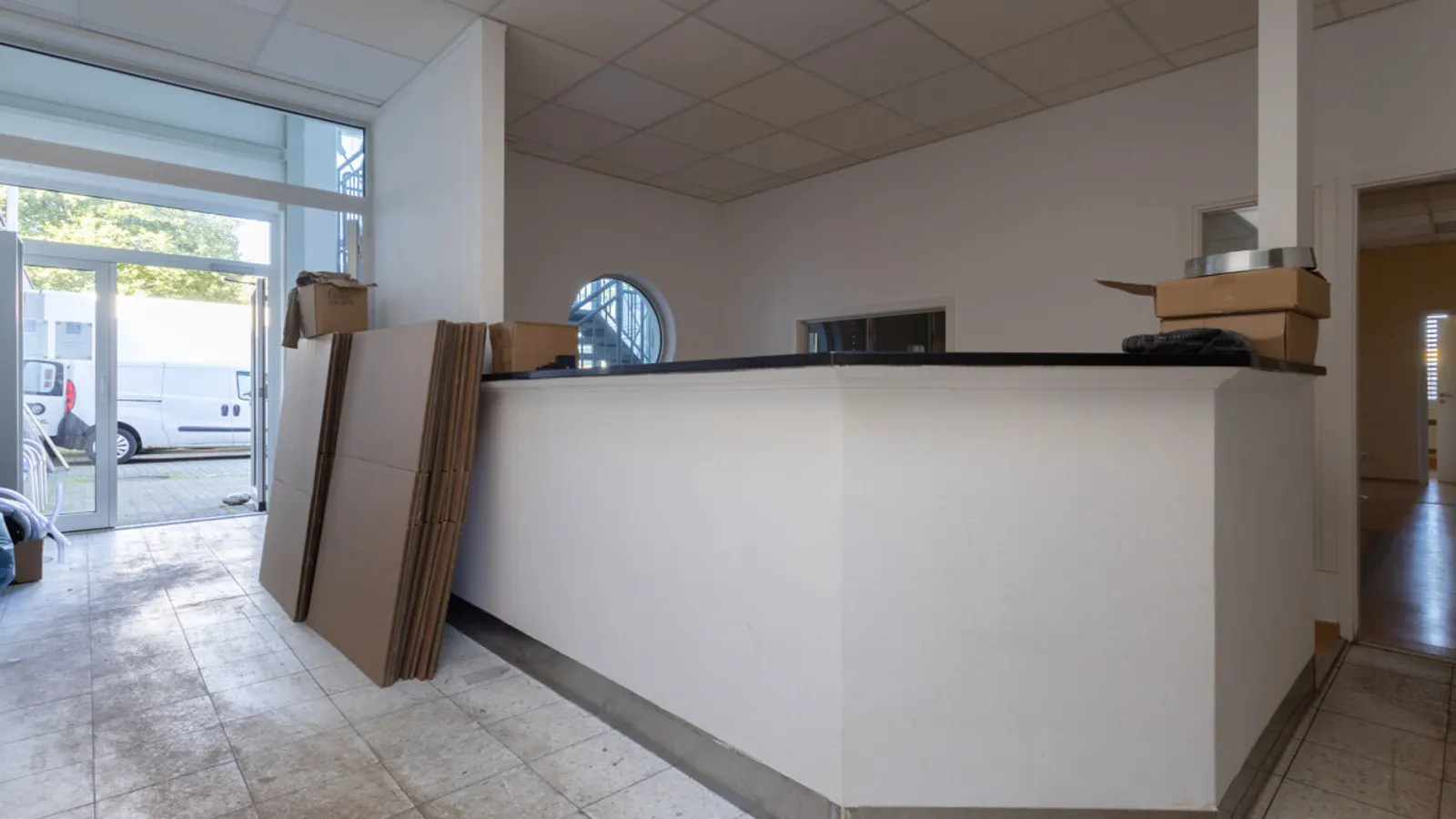 Großzügige Halle mit Büro in Autobahnnähe - Bild 3