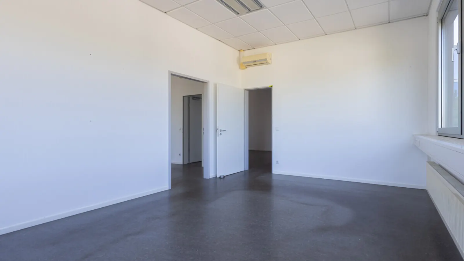 Großzügige Halle mit Büro in Autobahnnähe - Bild 21