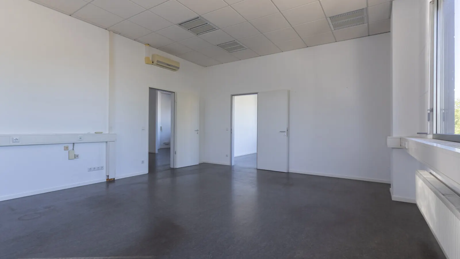 Großzügige Halle mit Büro in Autobahnnähe - Bild 23