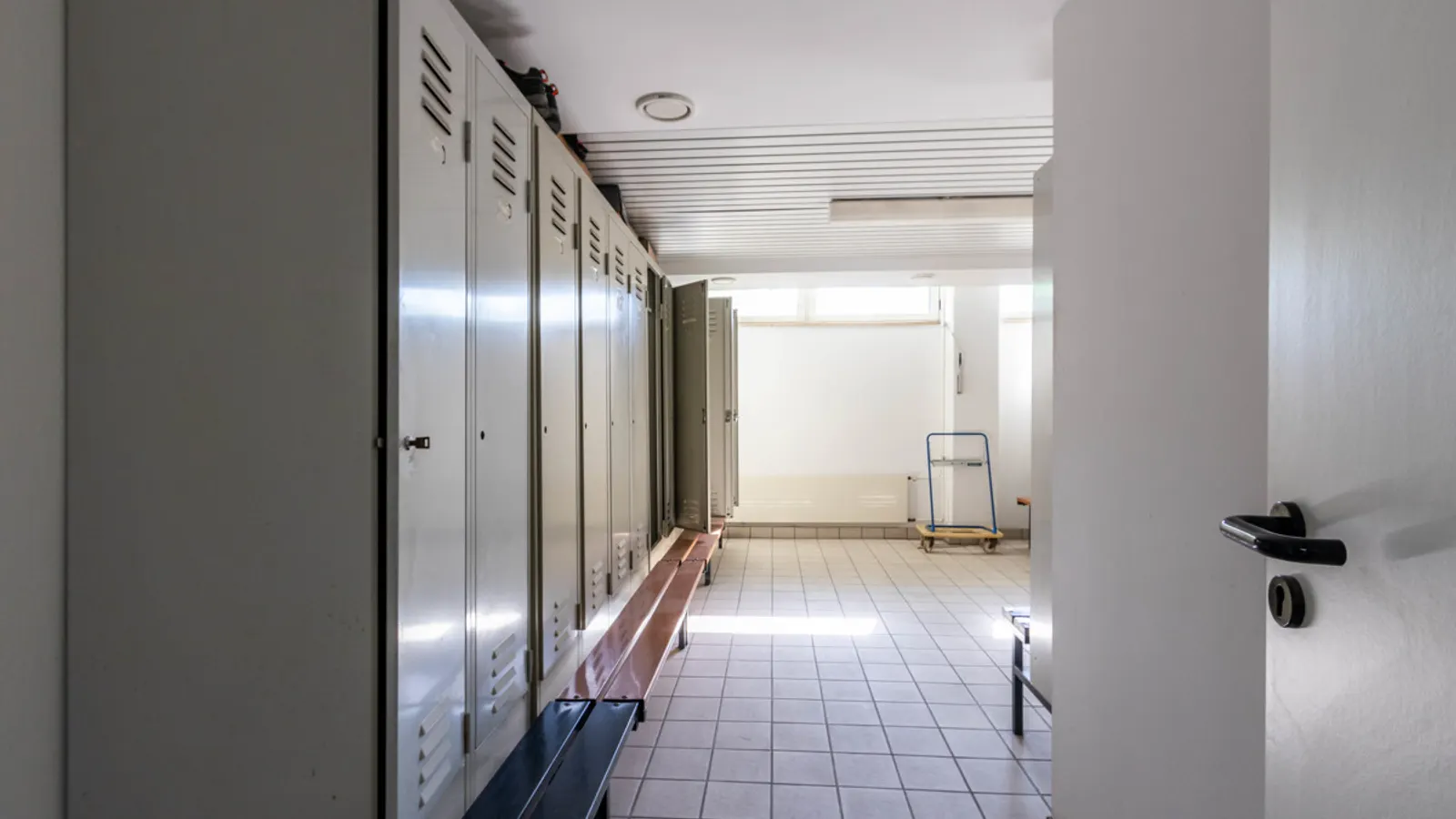 Geräumige Halle mit hervorragender Anbindung - Bild 10