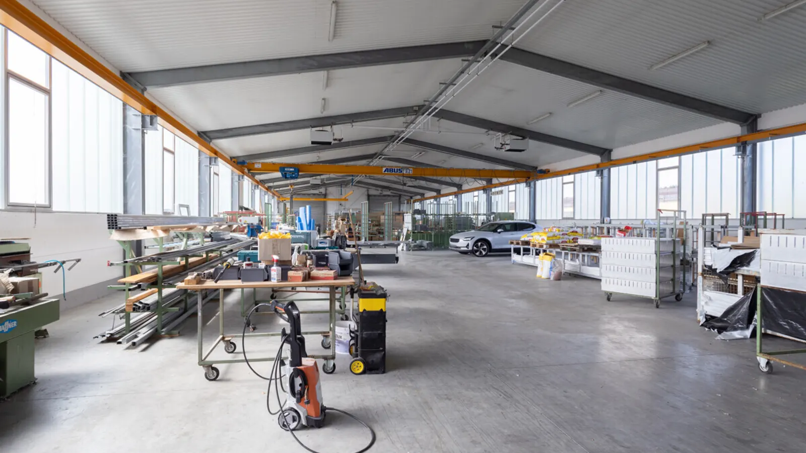 Halle mit 3 Sektionaltoren in Nassenfels - Bild 2