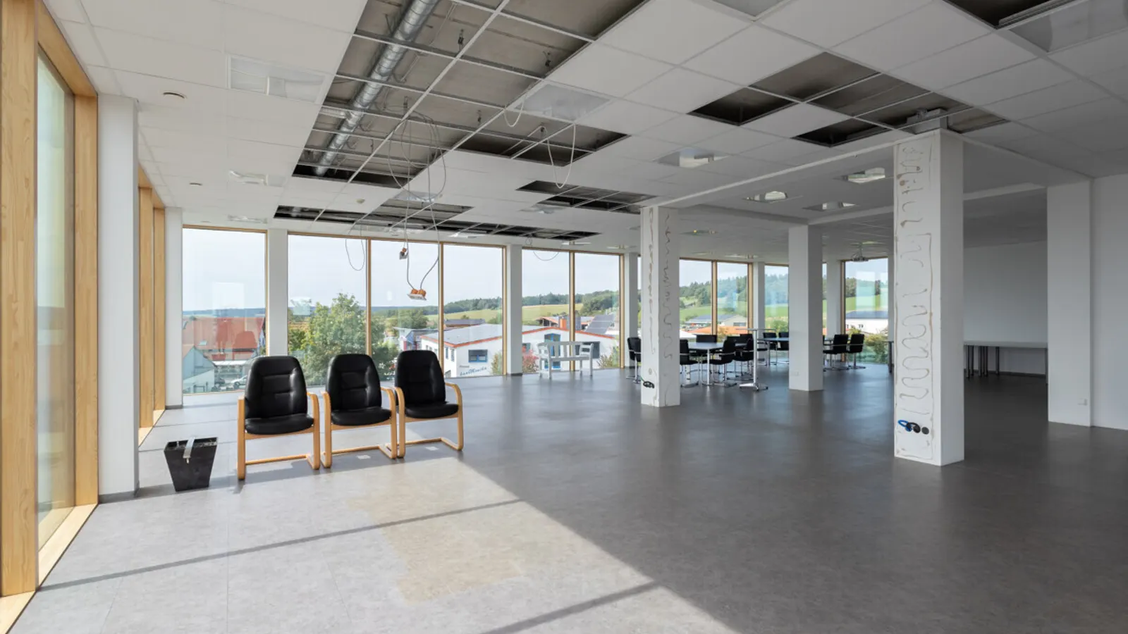 Ansprechendes Bürogebäude mit Halle in Nassenfels - Bild 5