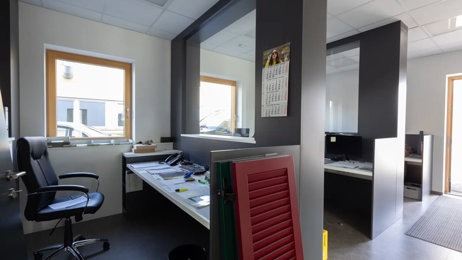 Ansprechendes Bürogebäude mit Halle in Nassenfels - Bild 14