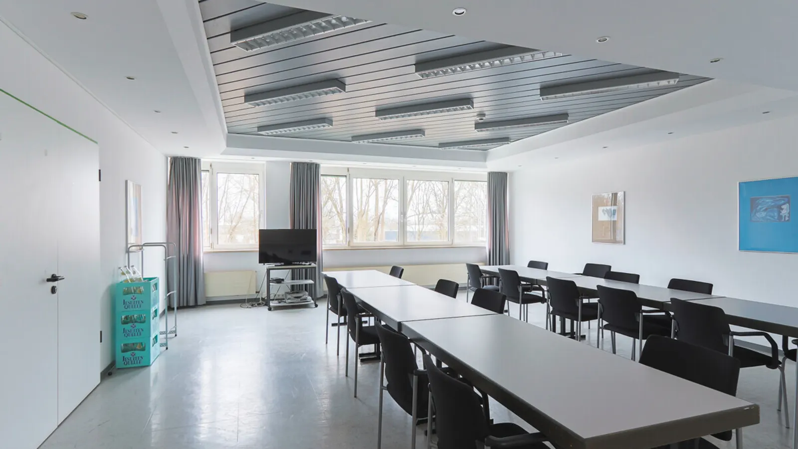 Großzügige Halle mit Showroom und Büro - Bild 18