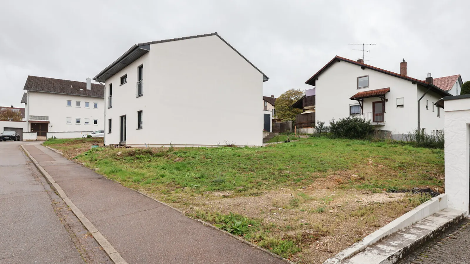 Traumhaftes Grundstück für eine DHH in begehrter Lage von Wettstetten - Bild 1