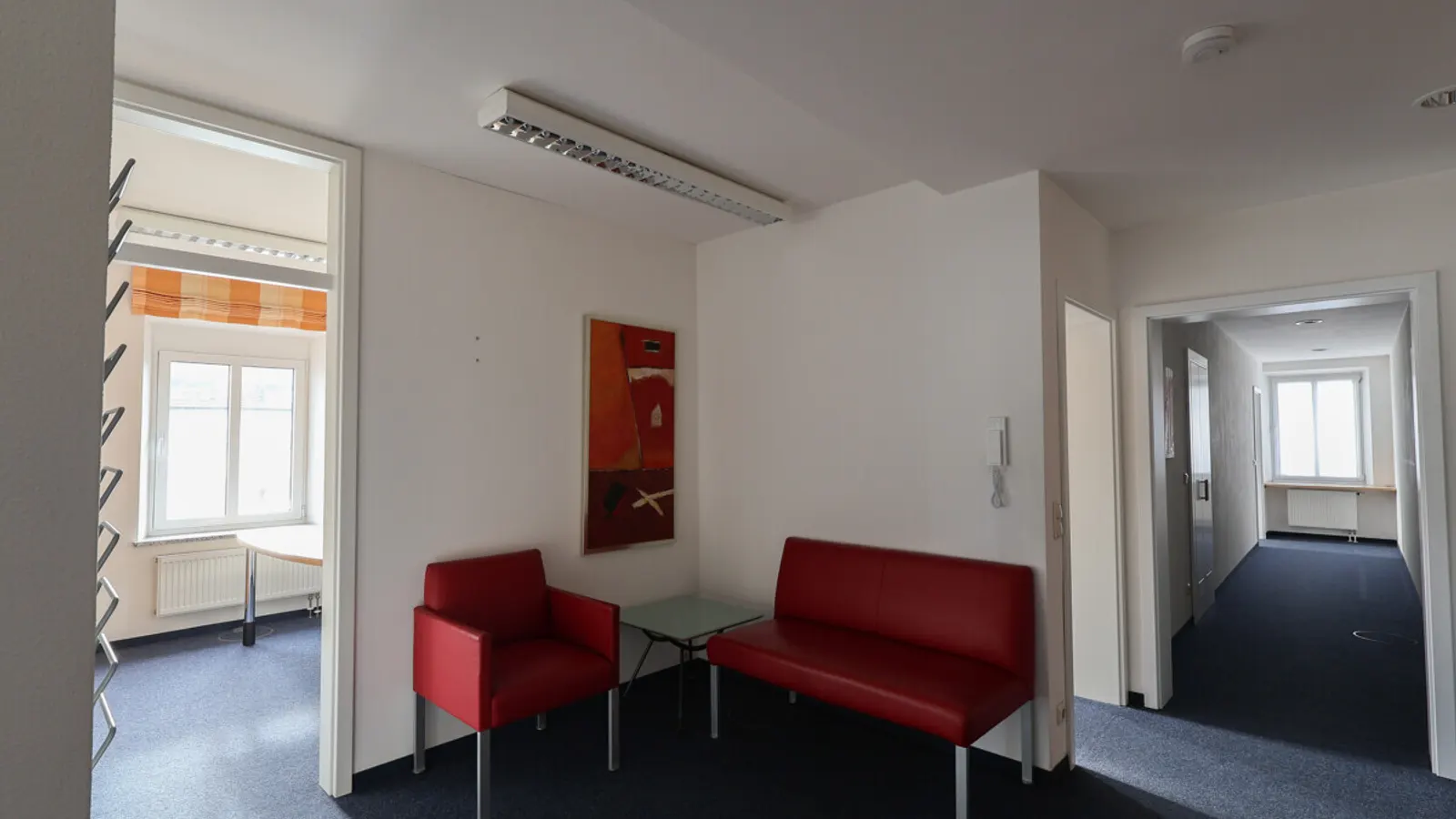 Gepflegtes, komplettes Bürogebäude mit hervorragender Anbindung - Bild 10