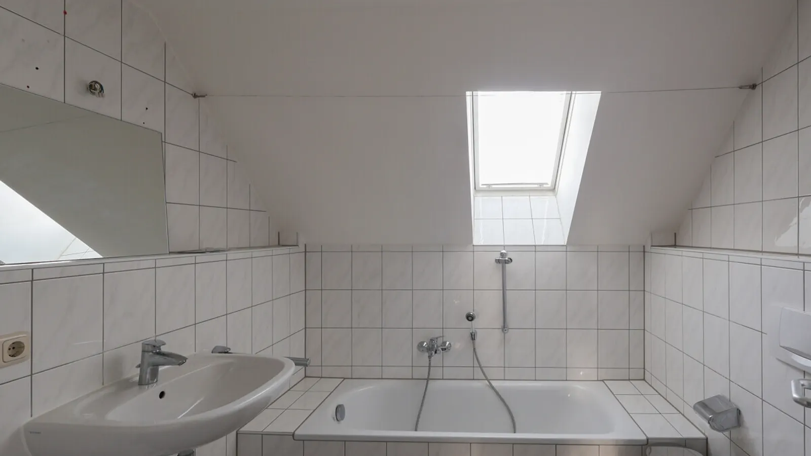 Gepflegtes, komplettes Bürogebäude mit hervorragender Anbindung - Bild 18