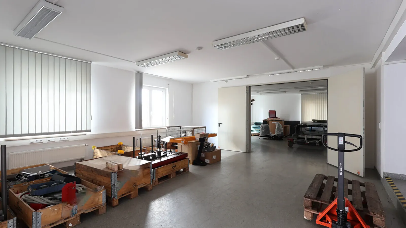 Gepflegtes Geschäftshaus mit Halle in Gaimersheim - Bild 5