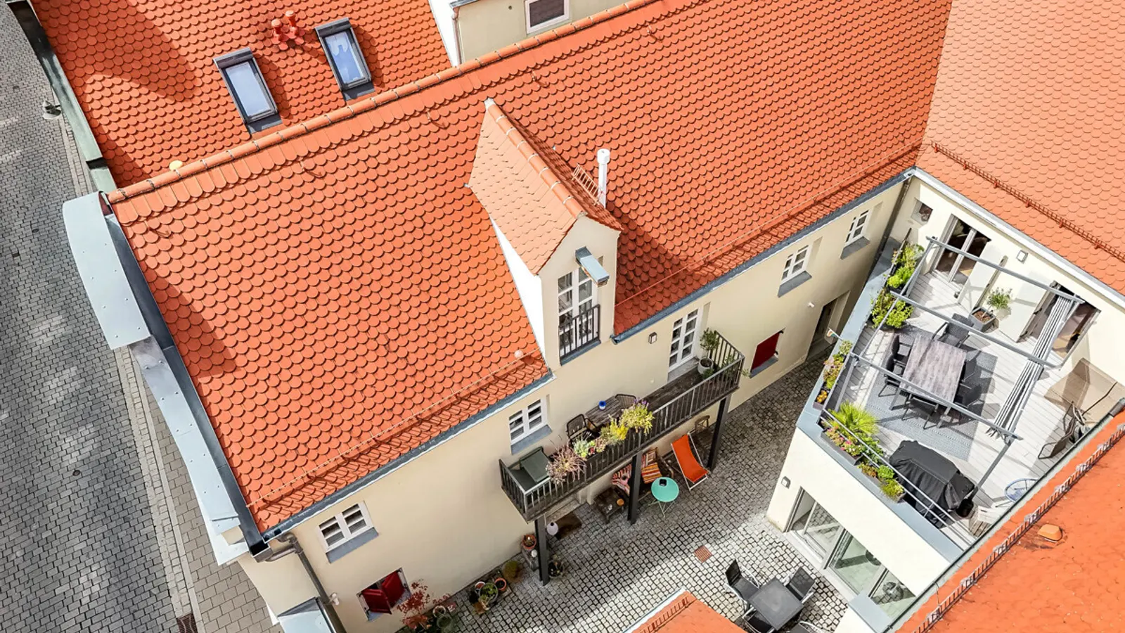 Liebevoll saniertes Denkmalobjekt - Stadtbauernhof mit 4-Wohnungen in der Innenstadt - Bild 16