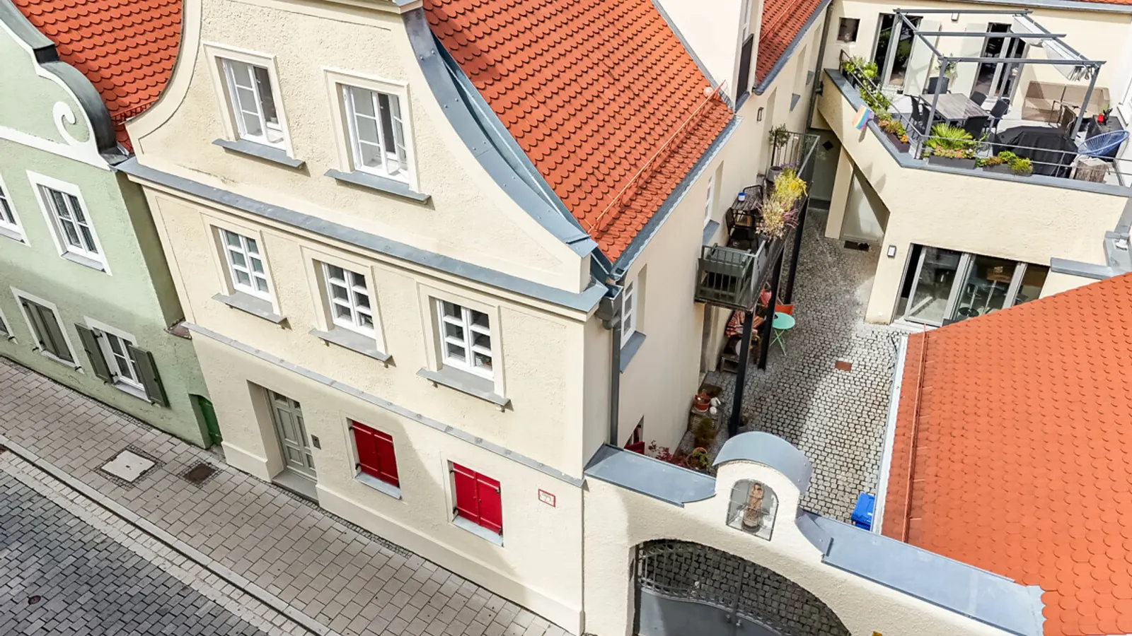 Liebevoll saniertes Denkmalobjekt - Stadtbauernhof mit 4-Wohnungen in der Innenstadt - Bild 1