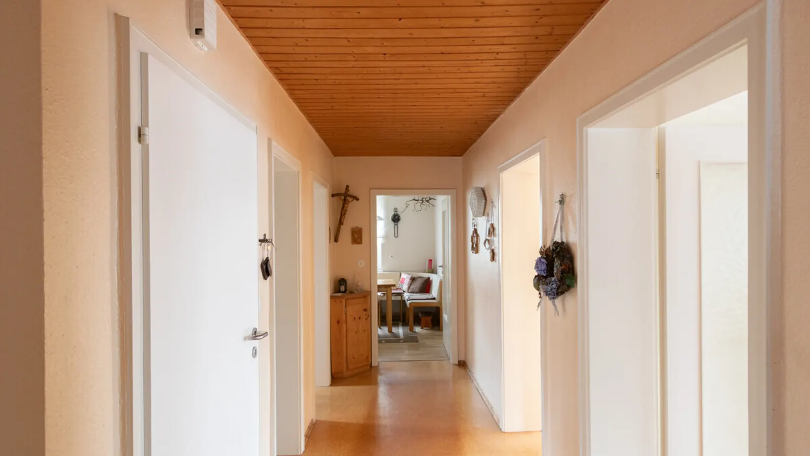 Gepflegtes Dreifamilienhaus in ruhiger Wohnlage von Oberstimm! - Bild 12