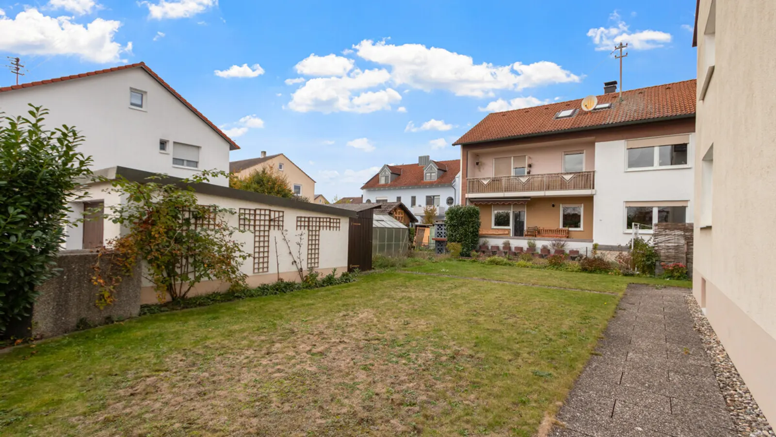 Gepflegtes Dreifamilienhaus in ruhiger Wohnlage von Oberstimm! - Bild 6