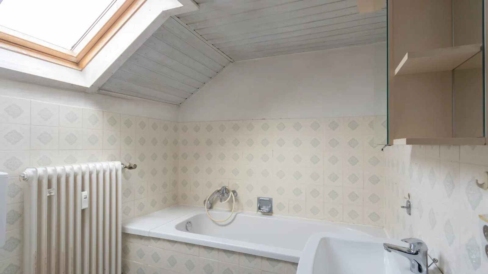 Gepflegtes Dreifamilienhaus in ruhiger Wohnlage von Oberstimm! - Bild 23