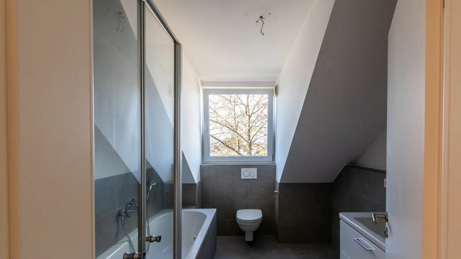 Hochwertige 2-Zimmer-Dachgeschosswohnung in Ingolstadt Nord-Ost - Bild 8