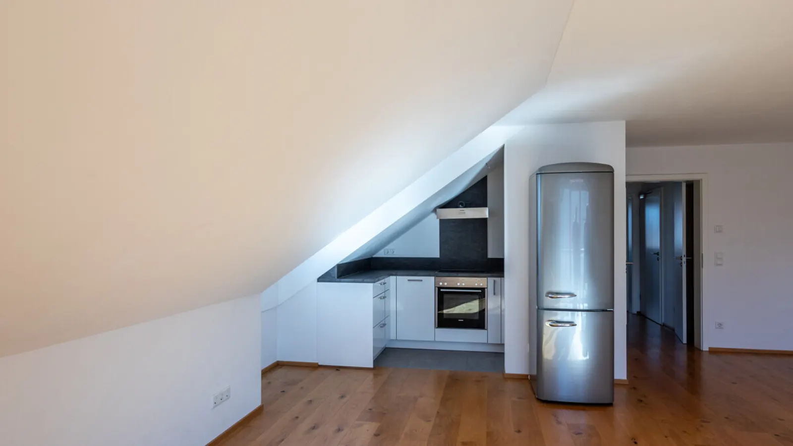 Hochwertige 2-Zimmer-Dachgeschosswohnung in Ingolstadt Nord-Ost - Bild 5