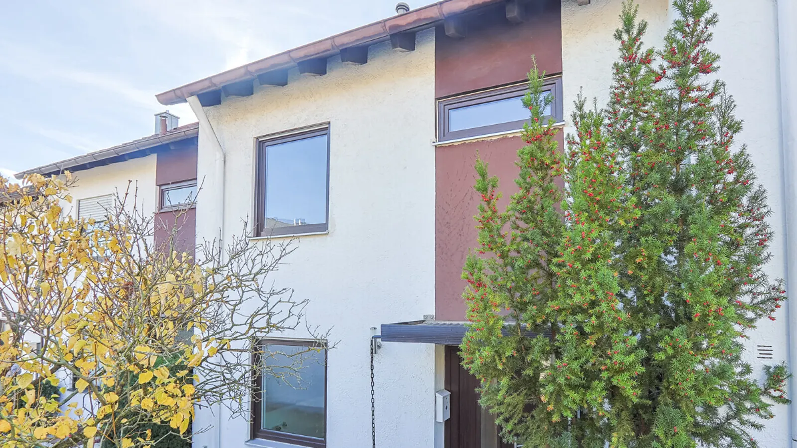 Charmantes Reihenmittelhaus mit viel Potenzial - Bild 2