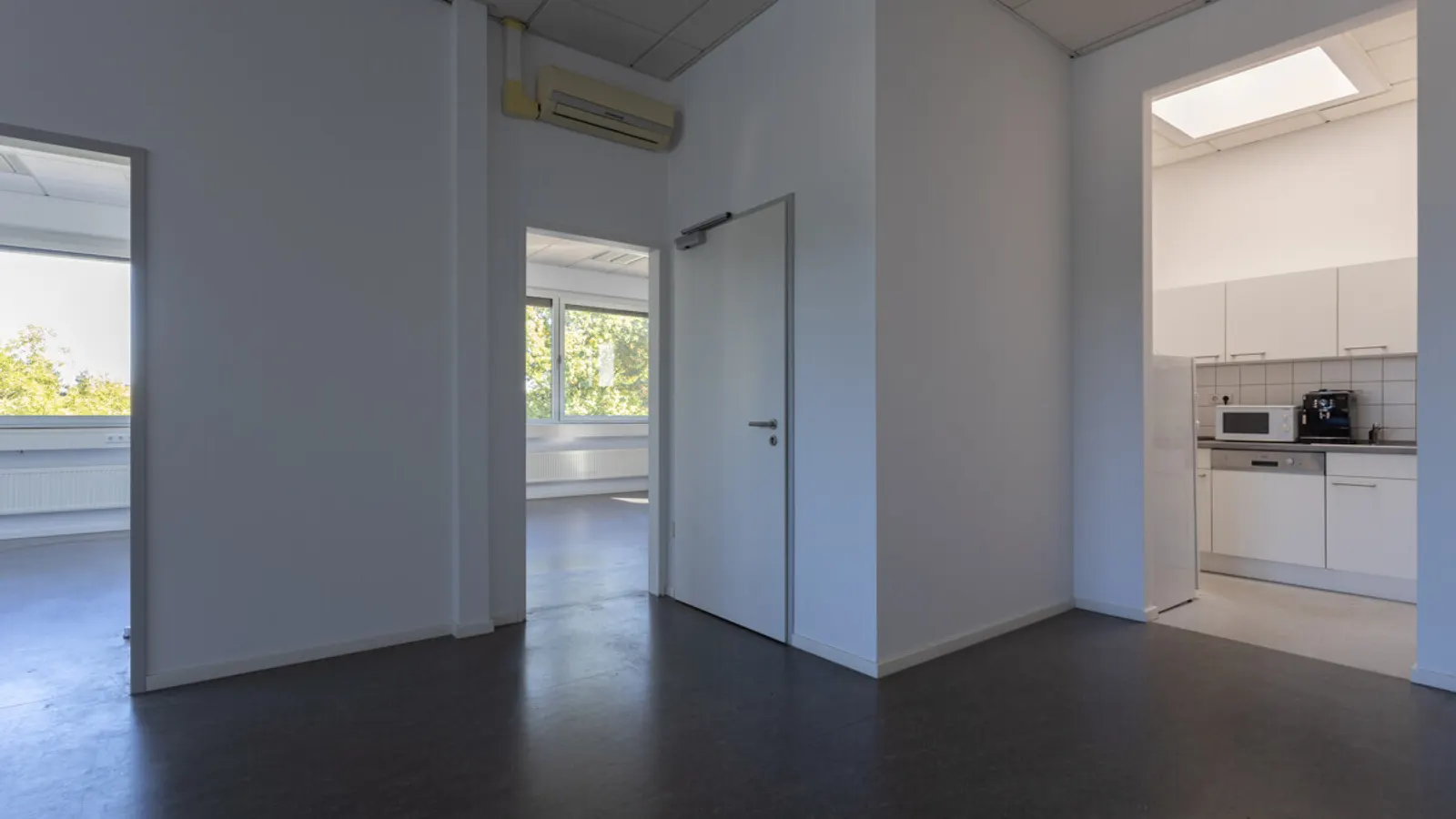 Großzügige Halle mit Büro in Autobahnnähe - Bild 15