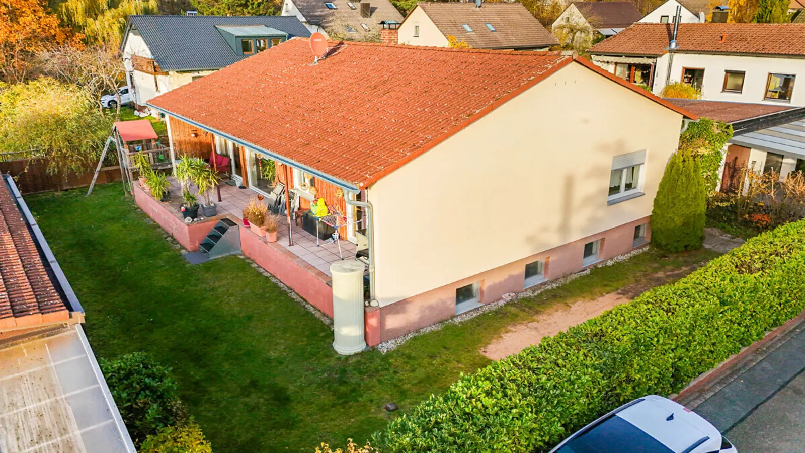 Gepflegter Bungalow mit Westterrasse in ruhiger Lage von Pyrbaum – zeitnah bezugsfrei! - Bild 1