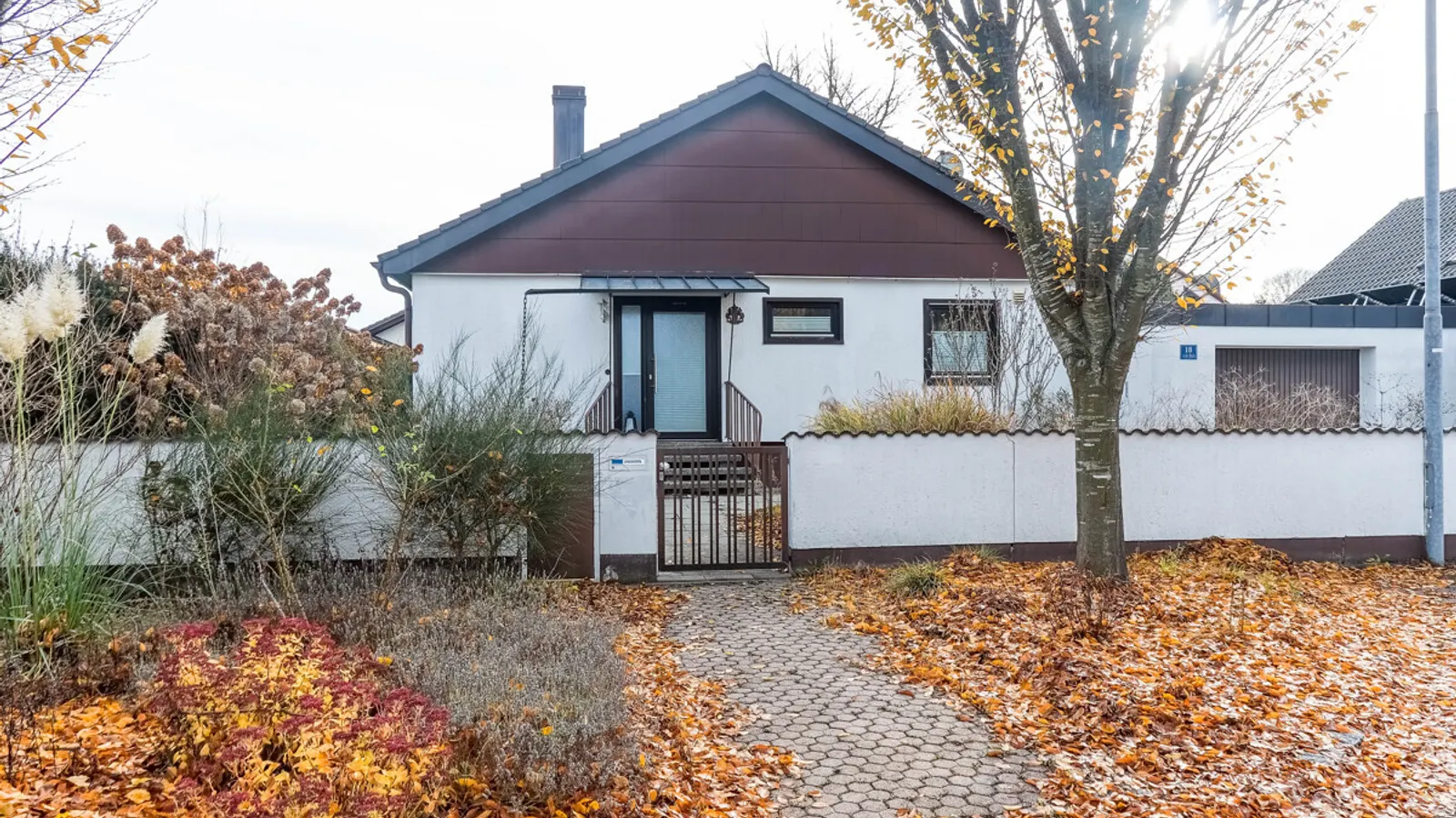 Charmantes Einfamilienhaus mit großem Garten - Bild 1