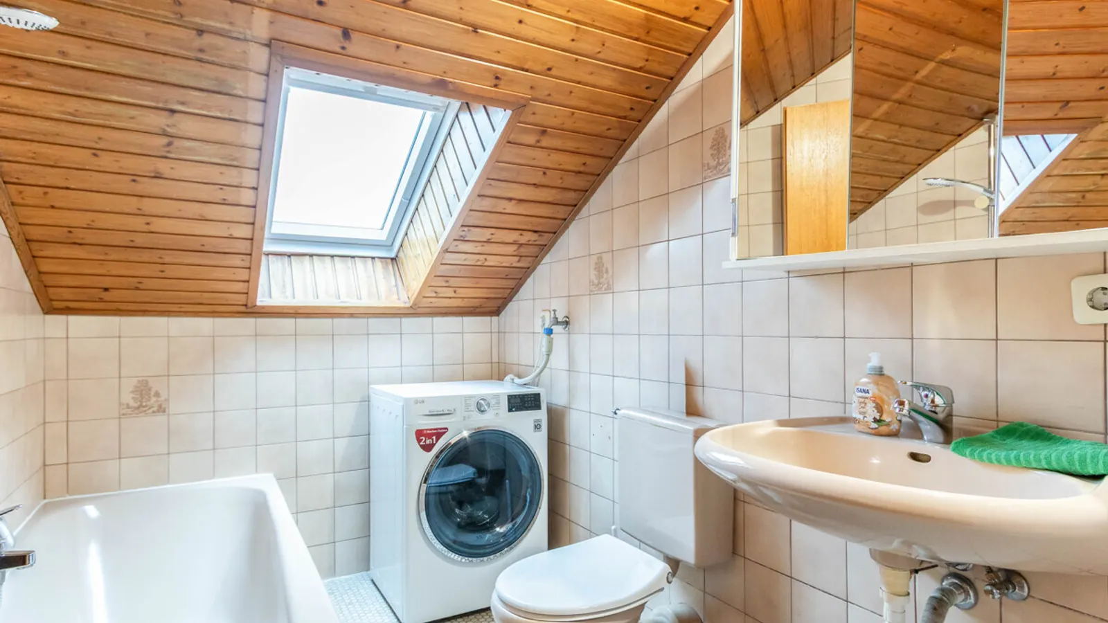 Charmante 2-Zimmer-Wohnung mit Balkon in Ingolstadt-West - Bild 7