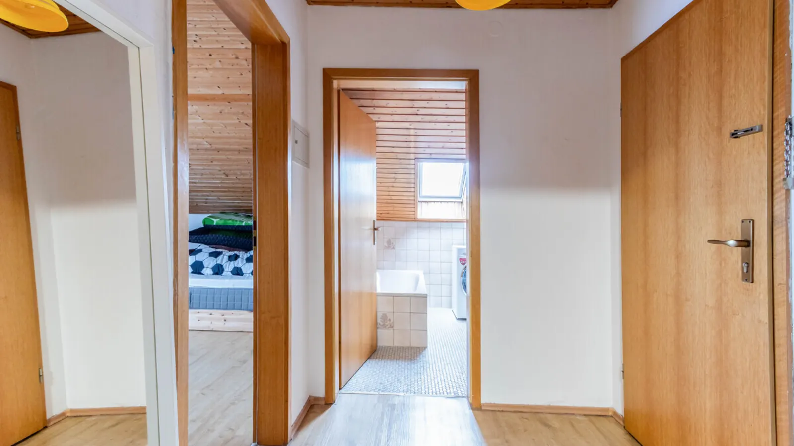 Charmante 2-Zimmer-Wohnung mit Balkon in Ingolstadt-West - Bild 8