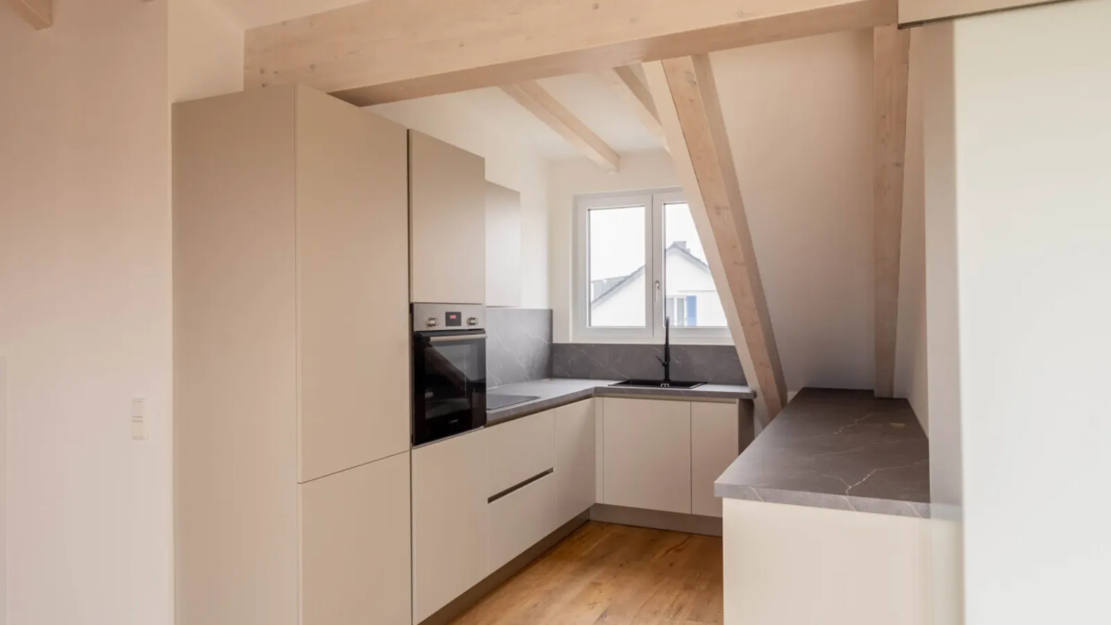 Gemütliche Neubau-Dachgeschosswohnung mit Dachterrasse in ruhiger Lage von Gaimersheim! - Bild 3