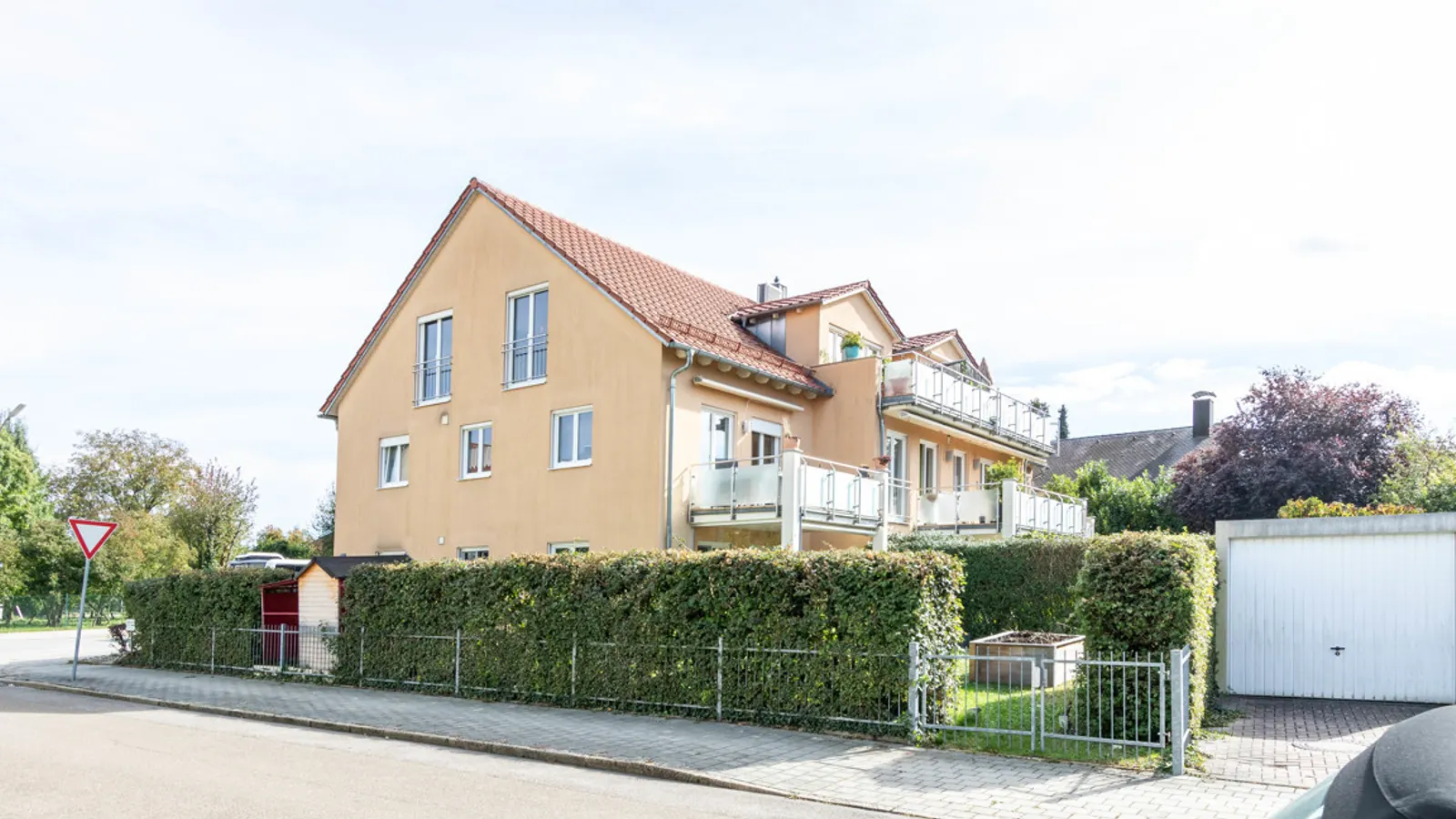 Sehr gepflegte 2-Zimmer-Wohnung mit Balkon im Ingolstädter Süden - Bild 1