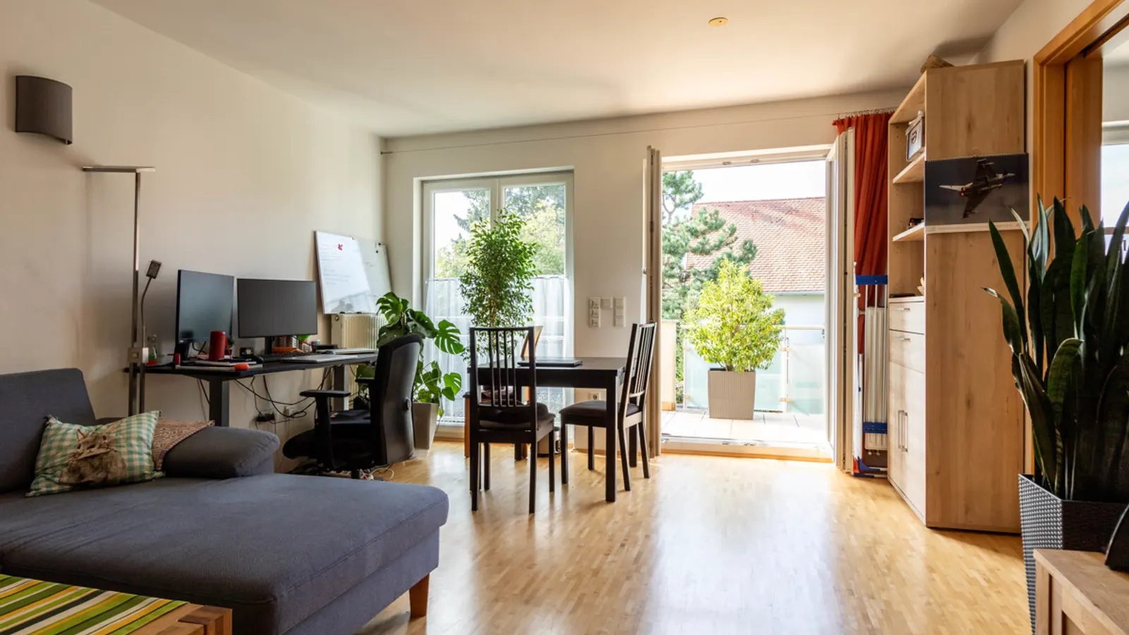 Sehr gepflegte 2-Zimmer-Wohnung mit Balkon im Ingolstädter Süden - Bild 2