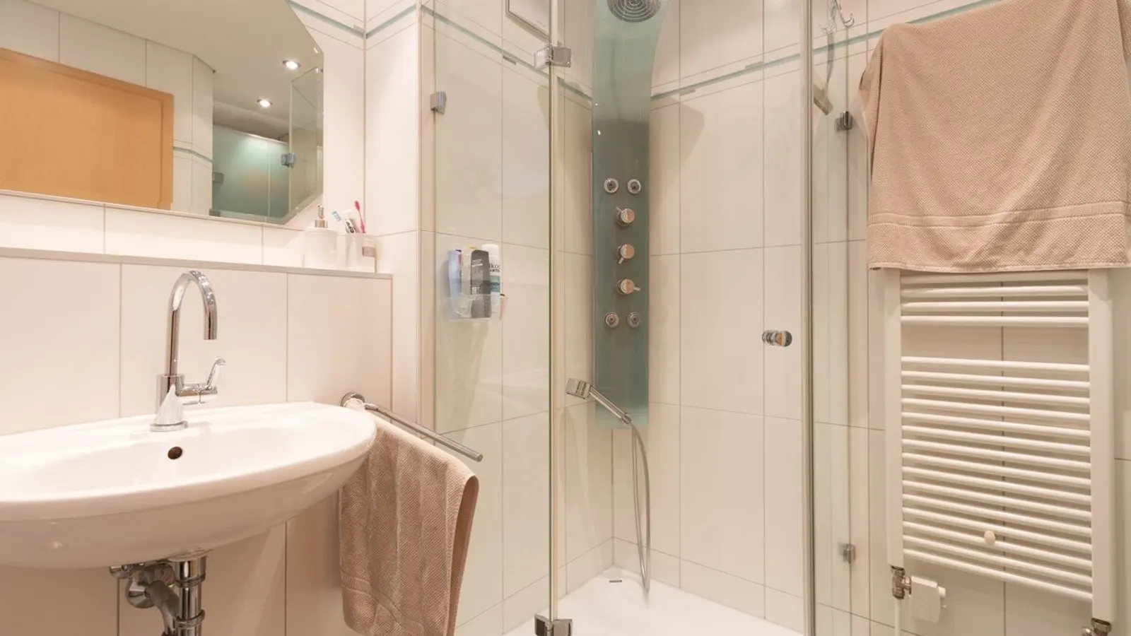 Sehr gepflegte 2-Zimmer-Wohnung mit Balkon im Ingolstädter Süden - Bild 6