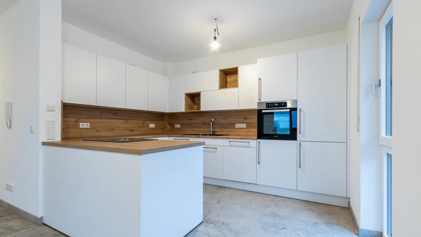 Neuwertige 5-Zimmer-Wohnung mit Garten in Egweil - Bild 1