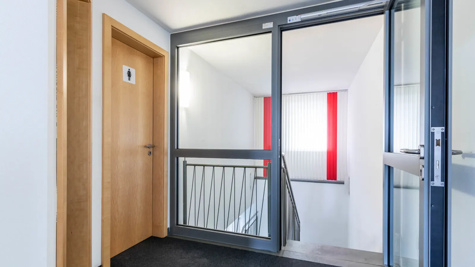 Ladenfläche mit Büroeinheit in frequentierter Lage unweit der Innenstadt - Bild 10