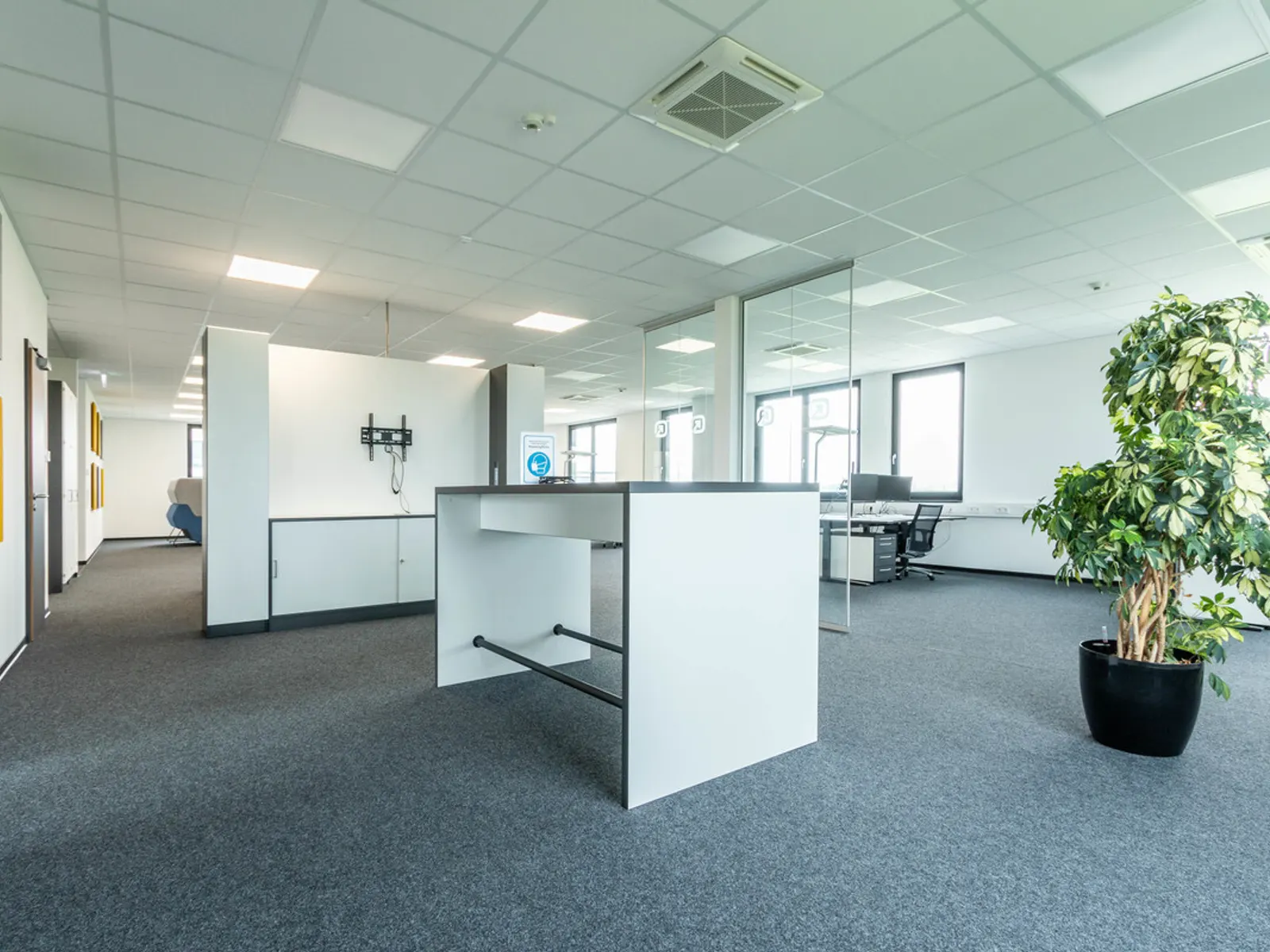 Moderne Bürofläche im Gewerbegebiet Großmehring - Bild 12