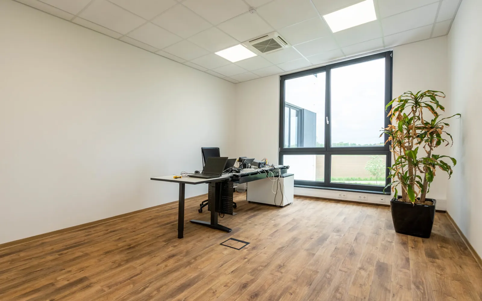 Moderne Bürofläche im Gewerbegebiet Großmehring - Bild 13