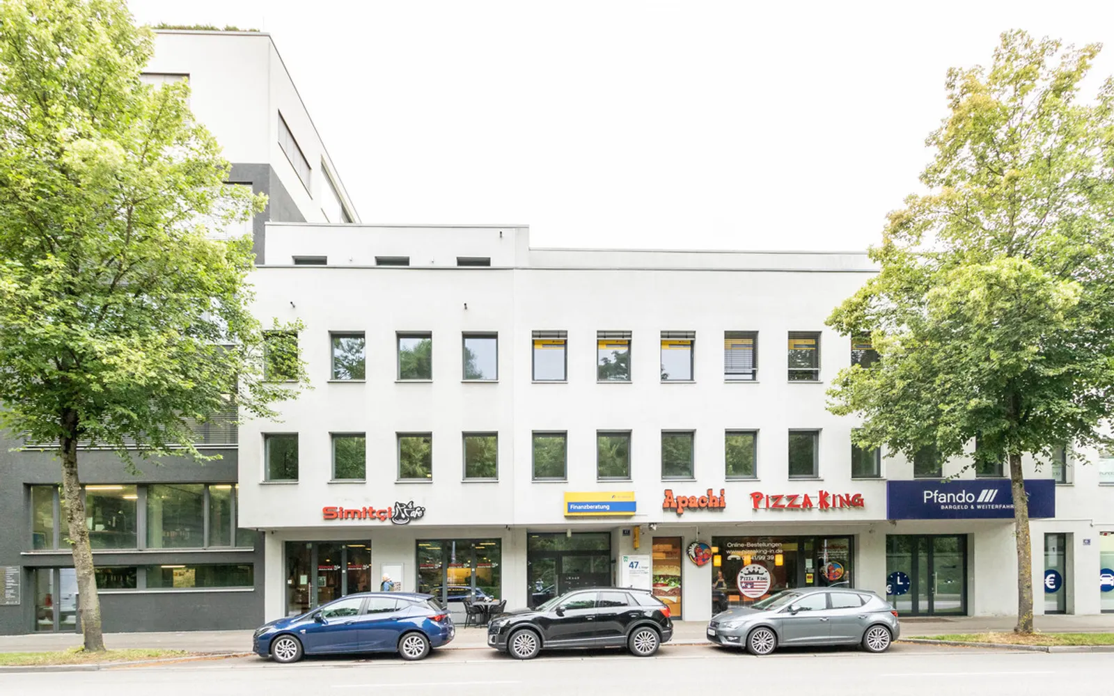 Helle Büroräume mit Einbauküche und Badezimmer - Bild 1