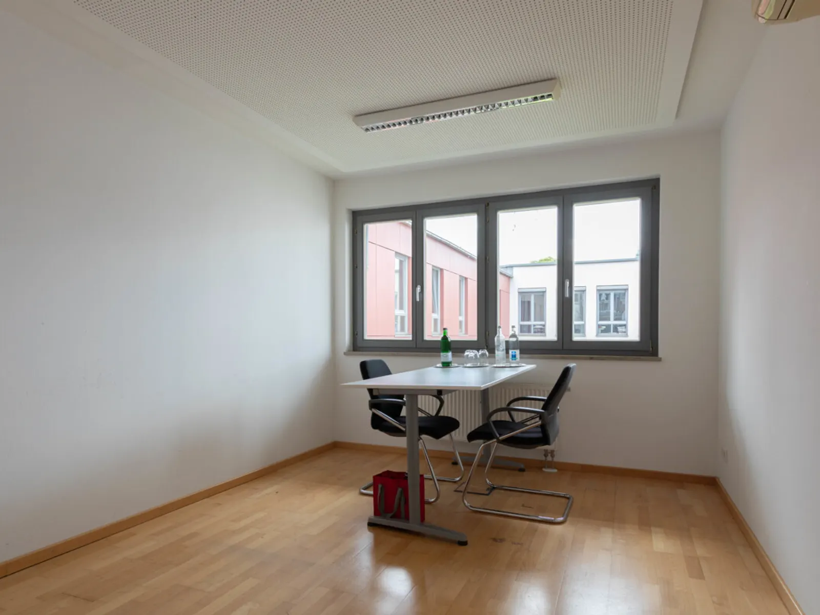 Schöne Bürofläche in der Altstadt inkl. TG-Stellplätze - Bild 8