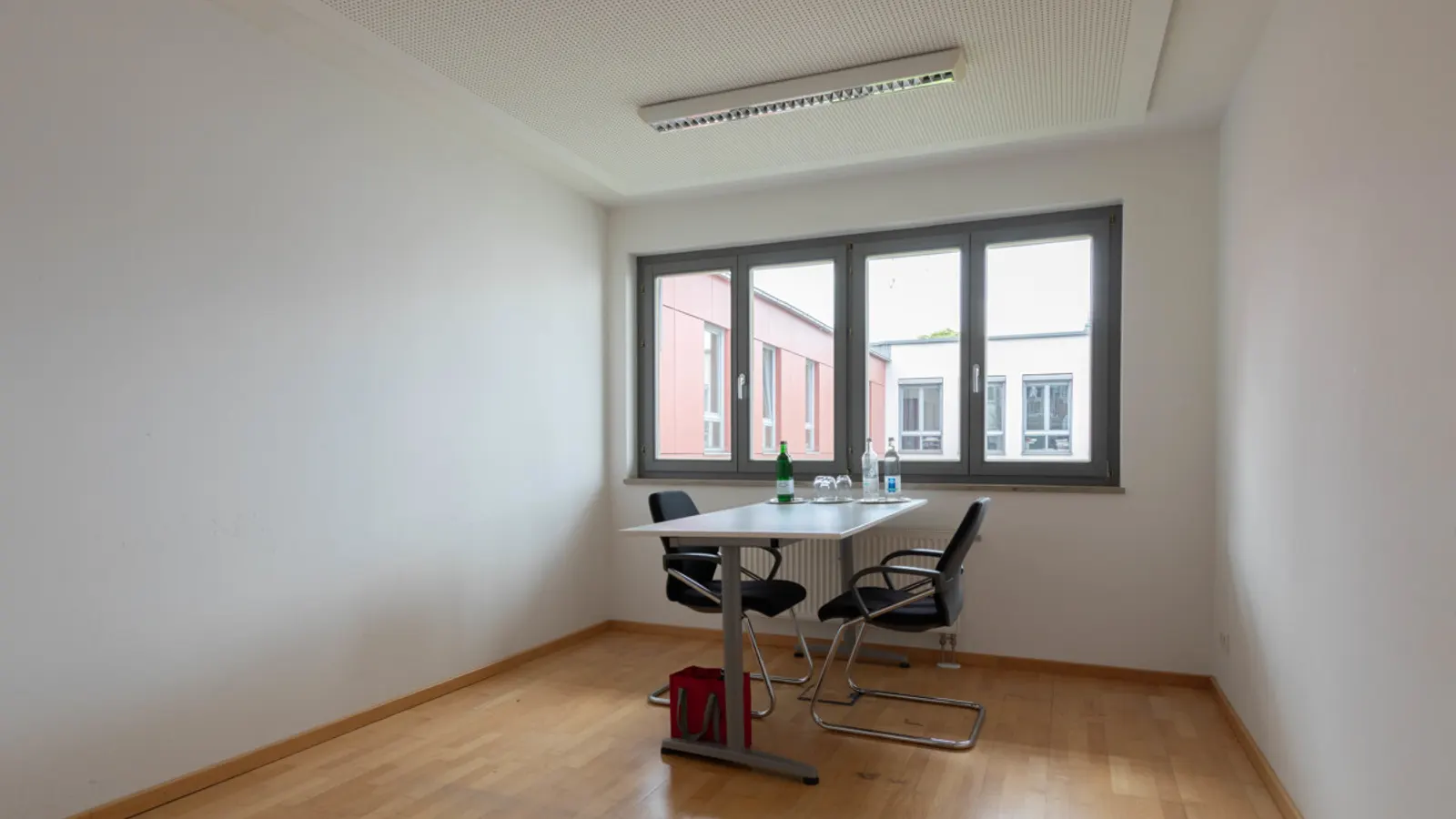 Schöne Bürofläche in der Altstadt inkl. TG-Stellplätze - Bild 8