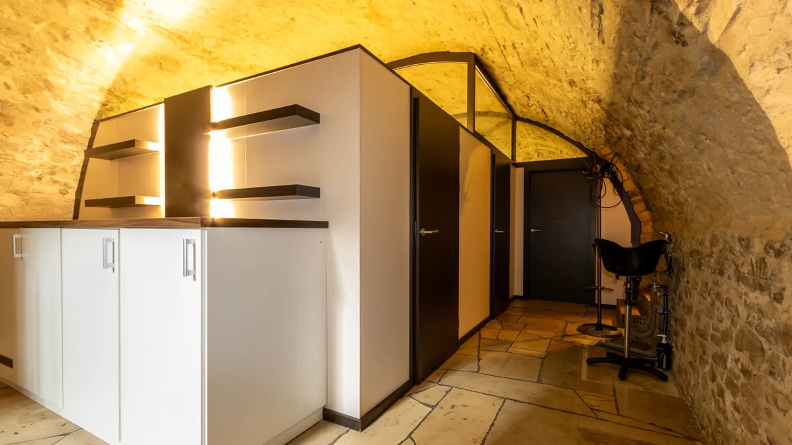 Ladenfläche mit Gewölbekeller - Bild 5